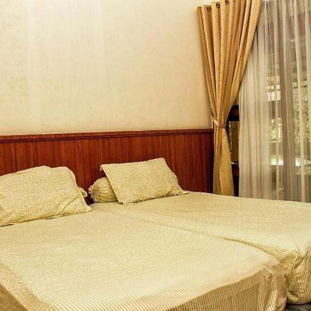 Kartika Syariah Guest House Solo Exterior foto